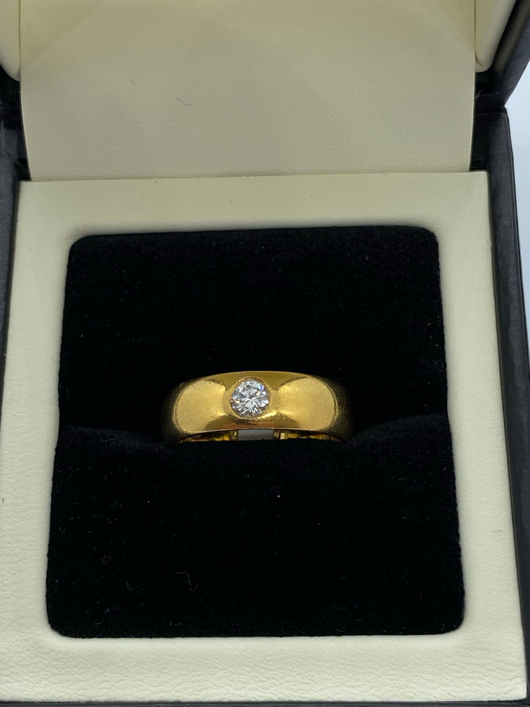 22ct yellow gold diamond set band ring