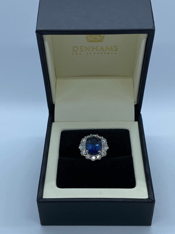 Sapphire and diamond cluster ring platinum